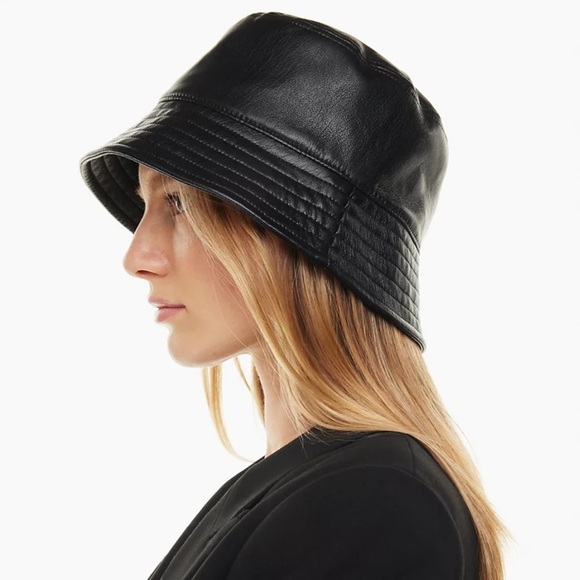 ❗️SOLD❗️ARITZIA Babaton Sandra Faux Leather Bucket Hat Size S/M - Picture 2 of 7